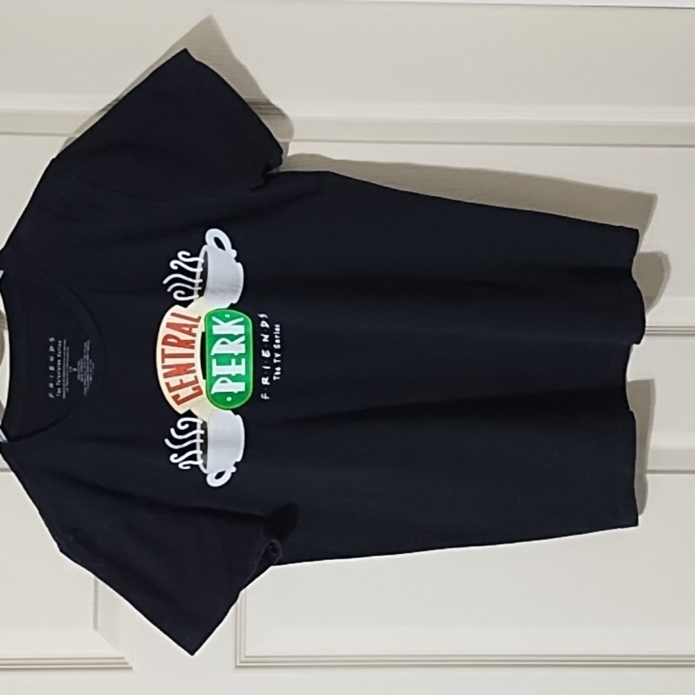 Friends Central Perk t-shirt sz S